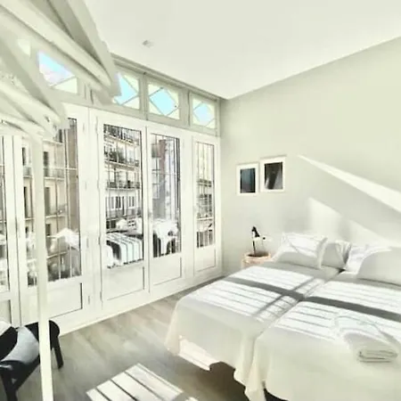 Plaza Catalunya Apartment *