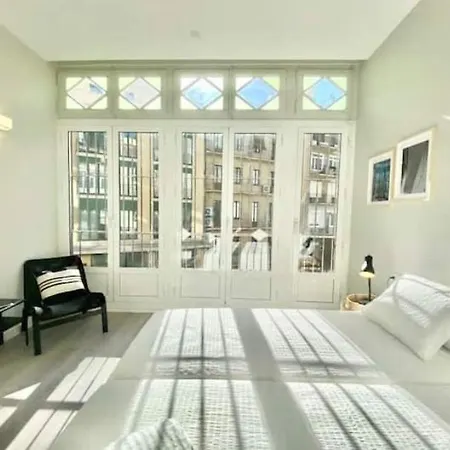 Plaza Catalunya Apartment *